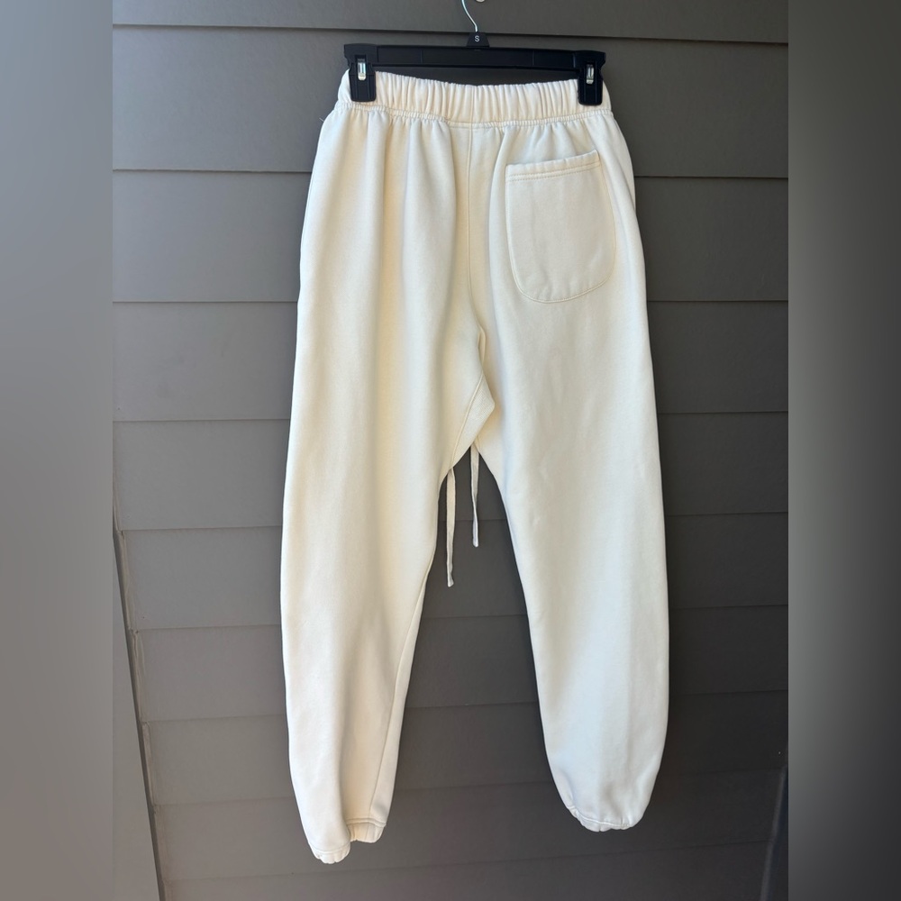 Essentials Sweatpants | L - Picture 2 of 12